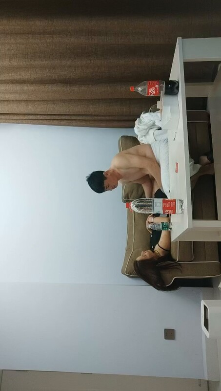 网恋三天奔现未婚骚女，口足伺候后开干，托起肥臀猛冲转入床战疯狂输出爽翻天！ 海报