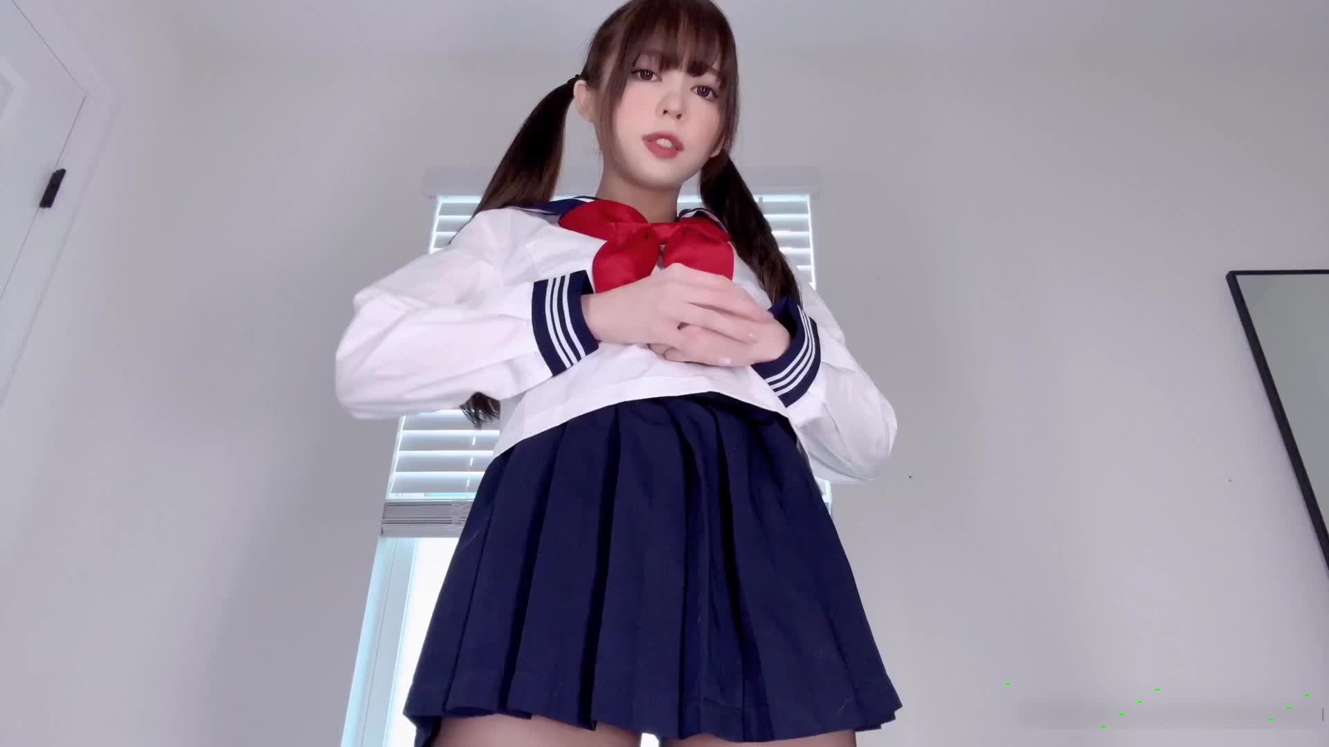 ⚫️⚫️最新4月震撼！OF甜美可爱清纯风博主【绯红小猫】露脸私拍③，各种大号道具双洞疯狂紫薇1 海报