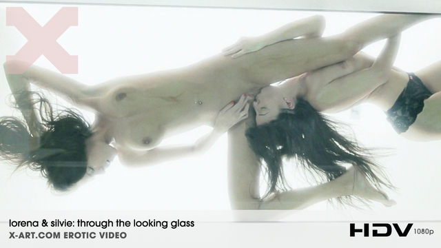 silvie art] & lorena, through the looking glass (1080 hd) 海报