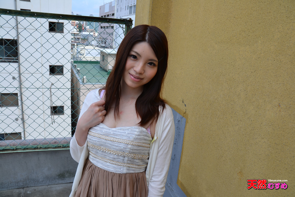 天然素人020114-01女生試著第一次曝光 板谷友美 海报