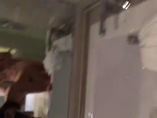 湖师大眼镜美眉和包养她干的干爹豪华酒店套房浴室啪啪。 海报
